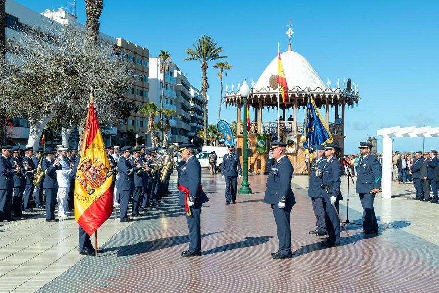 Celebración del Día de las Fuerzas Armadas en Arrecife. Parque José Ramírez Cerdá. Formación militar
