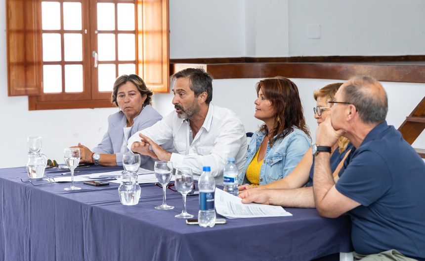 San Ginés se mostró muy contundente durante su exposición ante los vecinos