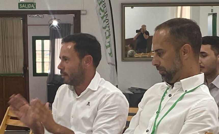 Jonás Álvarez con el ex senador Joel Delgado, ambos compañeros en su día en el PP de Lanzarote