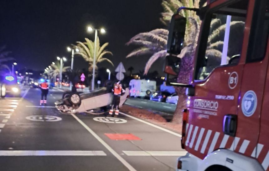 Accidente producido este martes en la Avenida de Las Palmeras.