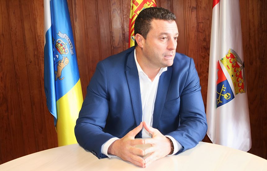 Óscar Noda, alcalde de Yaiza