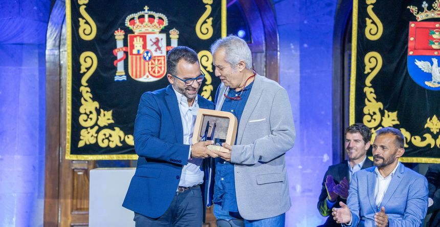 Echedey Eugenio con Toñín Corujo.