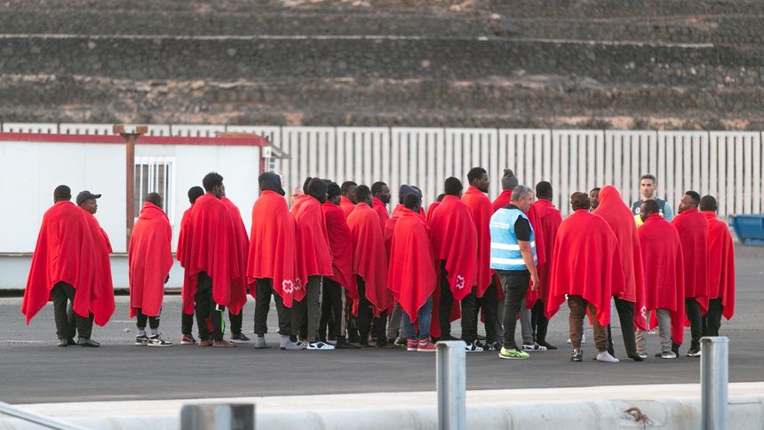 Imagen de la llegada de un grupo de inmigrantes.