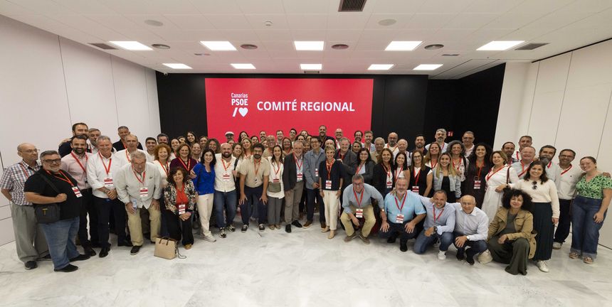 Foto de familia del Comité Regional del PSOE canario