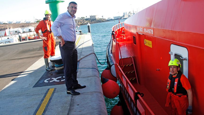 El personal de Salvamento Marítimo está haciendo un trabajo incansable pero valorado por la sociedad