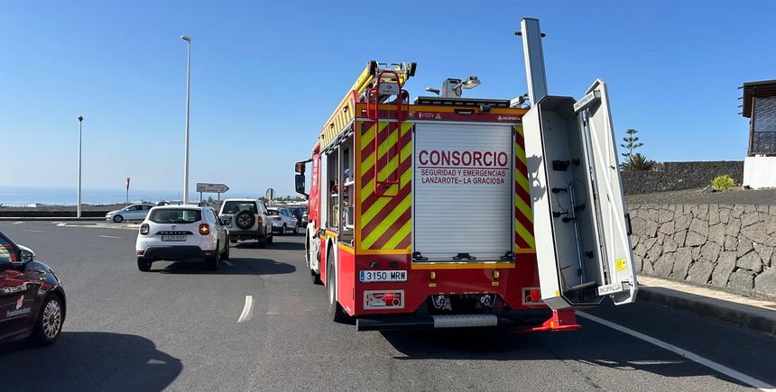 Imagen del pequeño atasco que se produjo tras el accidente