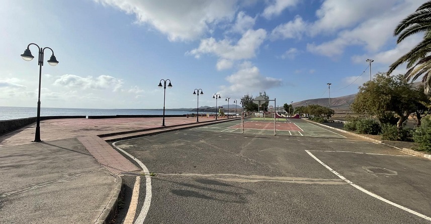 Zona aledaña sin ningun elemento de sombra
