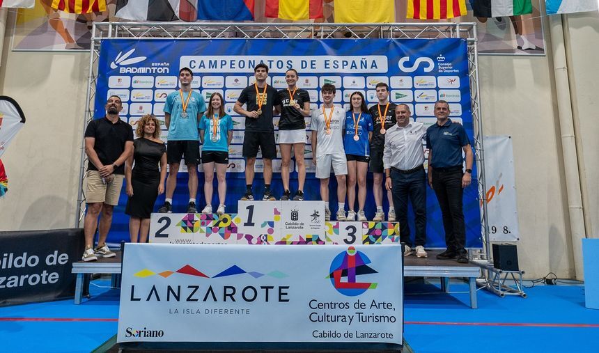 El podio masculino y femenino de la competición.