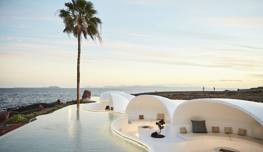 Terraza del restaurante con impresionantes vistas a Fuerteventura