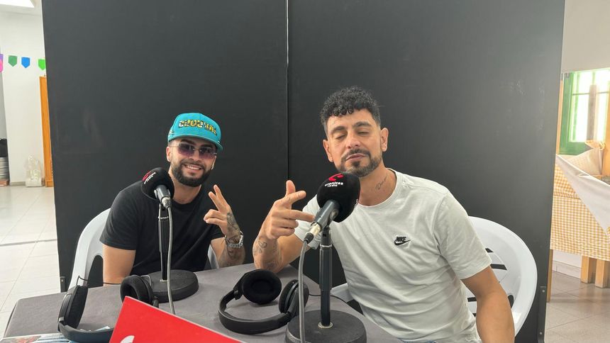 El cantante de Música Urbana,
O´Byron, y uno de los organizadores del concierto.