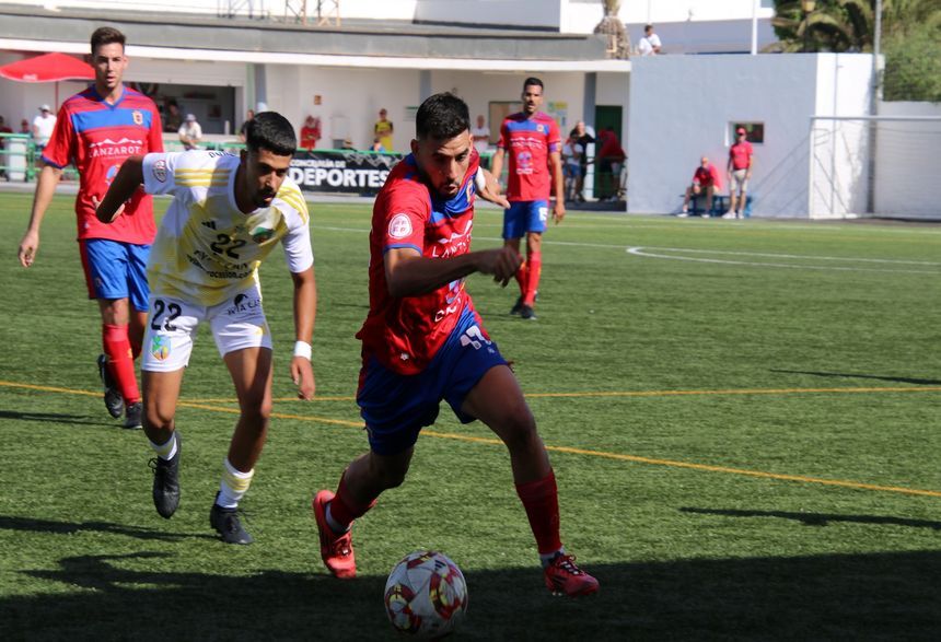 ud cuatro