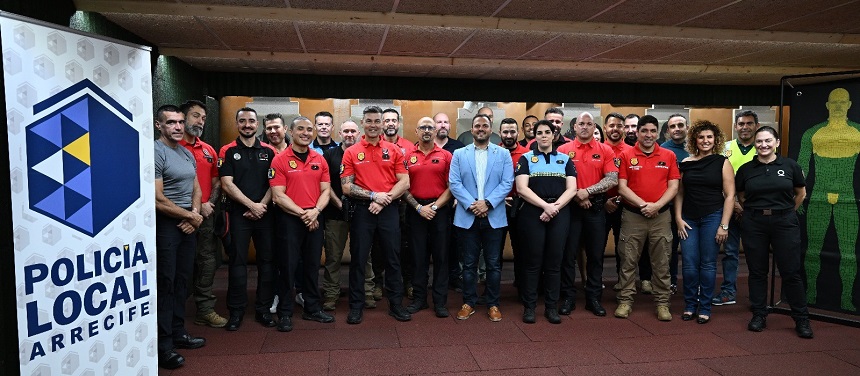 El alcalde Yonathan de León inaugura la primera galería- búnker de tiros en Lanzarote, que posee la Policía Local de Arrecife