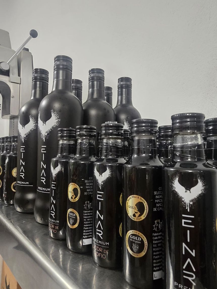 Botellas del aclamado licor de gofio.