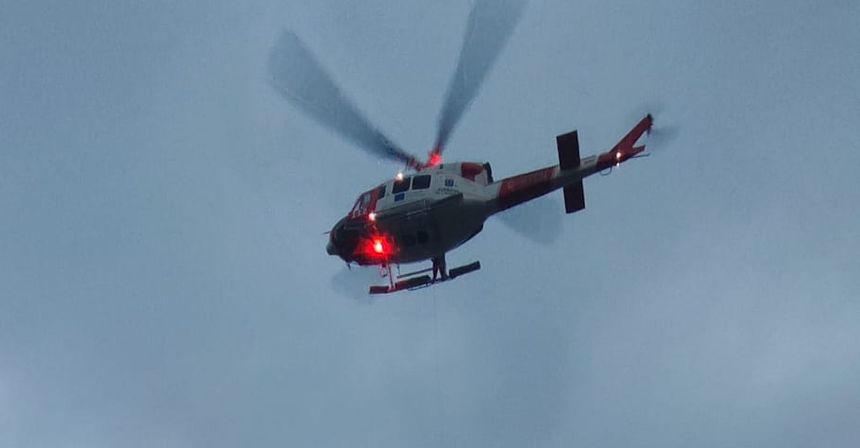 Helicóptero del GES en el rescate del accidentado.