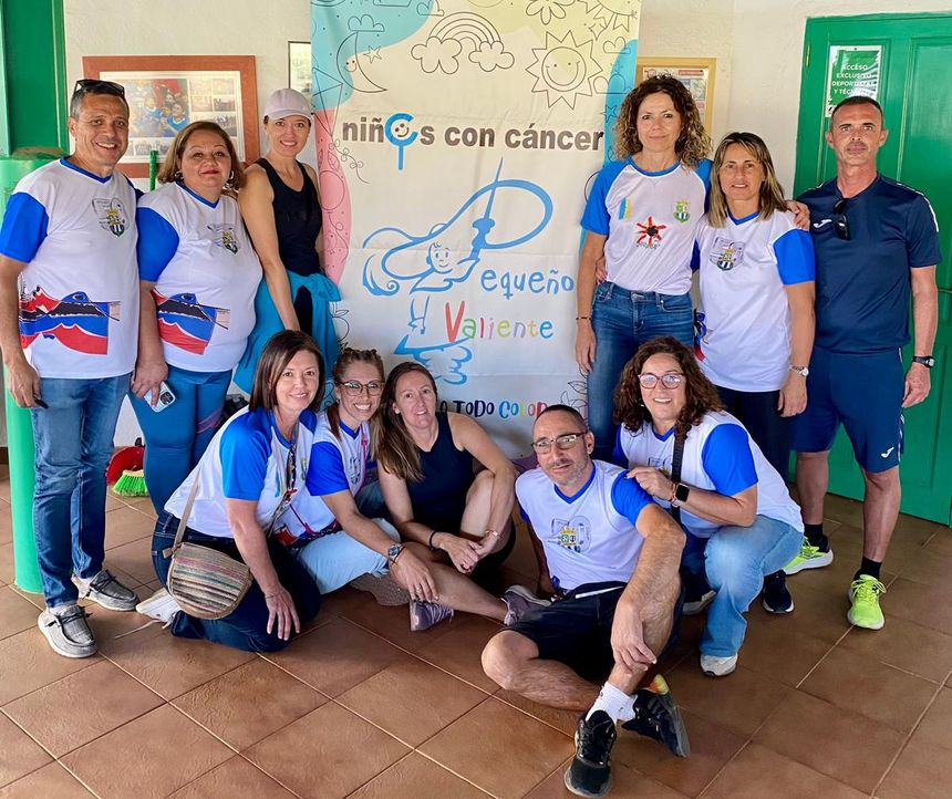 El presidente del Club con algunos de los organizadores del evento.