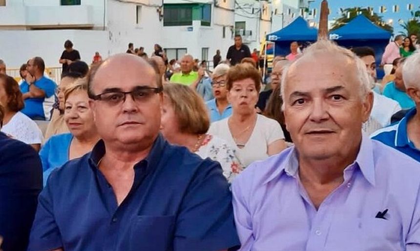 Enrique Barrios junto a Eugenio Hernández en un acto celebrado en Arrecife.