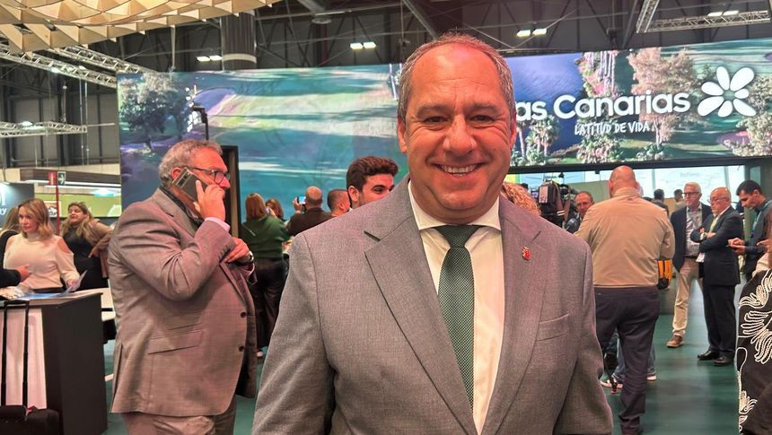 El consejero de Deportes del Cabildo de Lanzarote, Juan Monzón, fue uno de los políticos con más presentaciones y actividad profesional de este jueves.