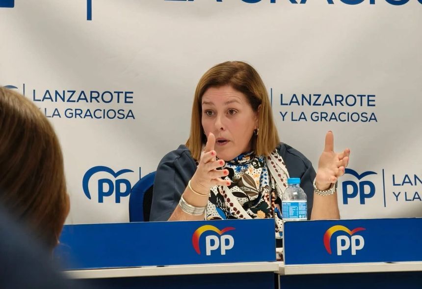 Astrid Pérez durante la reunión