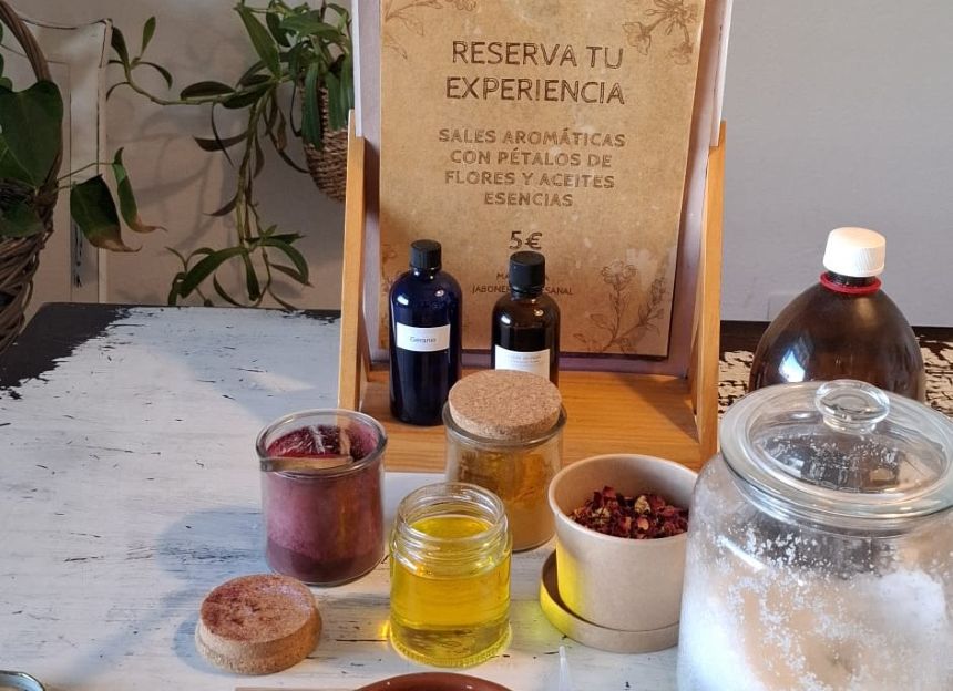 Los clientes pueden experimentar la experiencia de hacer sus propios jabones.