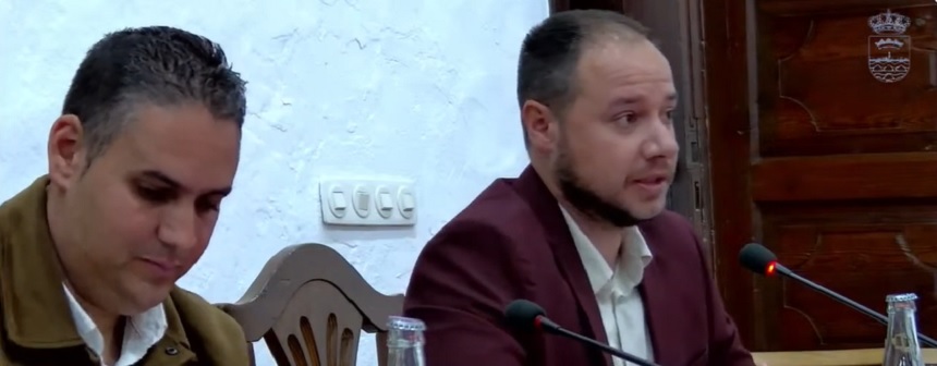 Ginés González durante el último pleno del Ayuntamiento de Teguise.