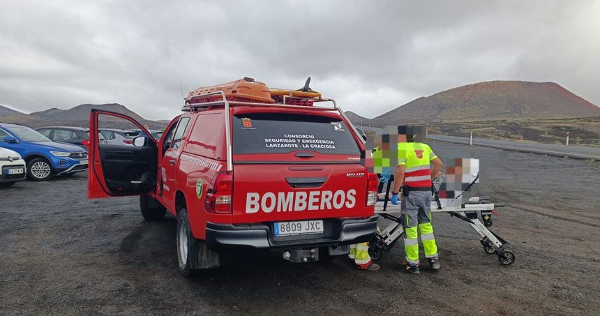 Momento del traslado de la accidentada