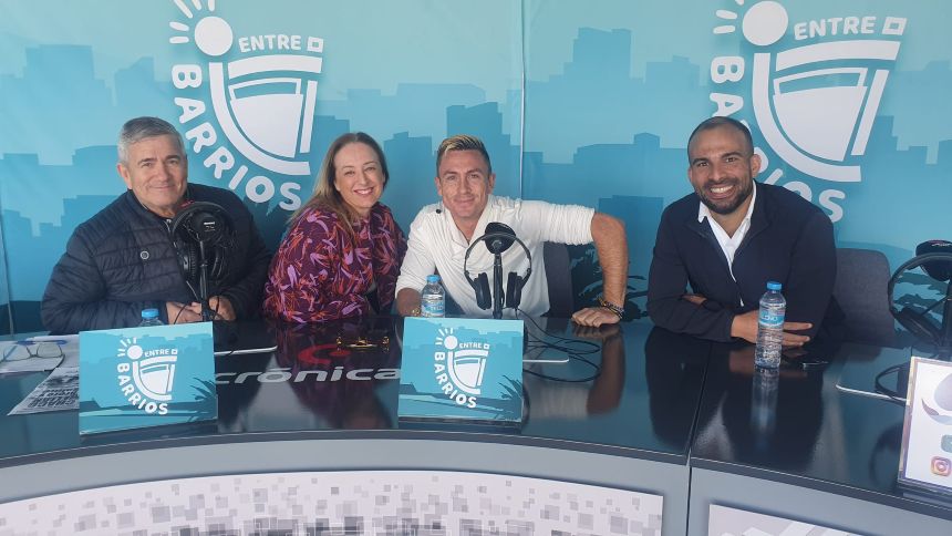 Chalo Frías, Laura San José, Juan Quintana y Daniel Medina en Crónicas Radio.
