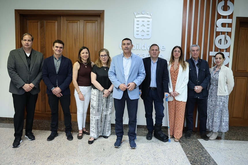 Visita al Cabildo de los socios del proyecto “Playas sin Límites".