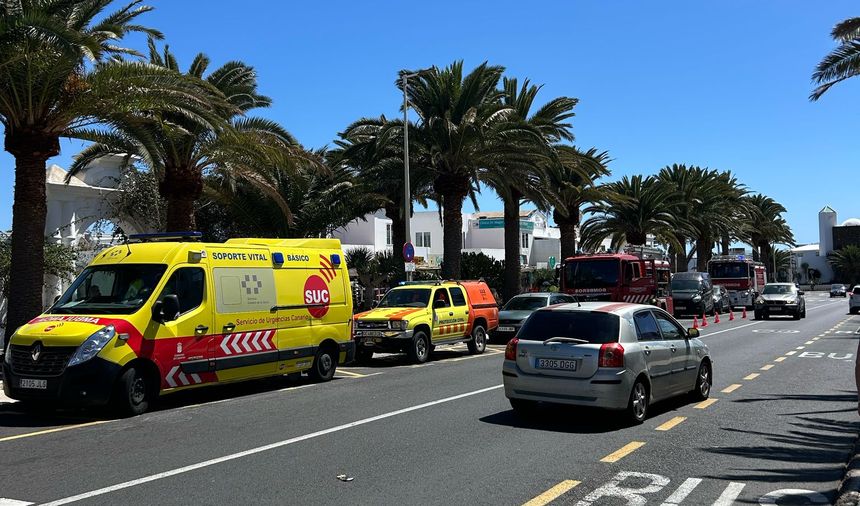 Hasta el lugar, además de los bomberos y de los policías, acudió el personal del Servicio de Urgencias Canario