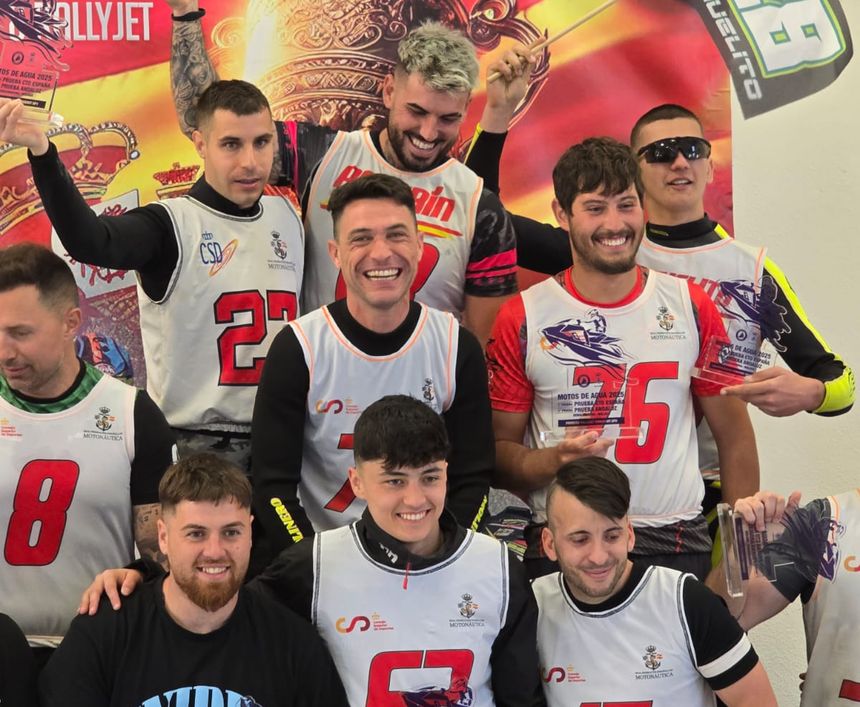Daniel Hernández con el resto de competidores.