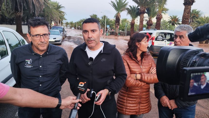 El presidente del Cabildo con el gerente del Consorcio, la alcaldesa de Teguise y el concejal de Obras