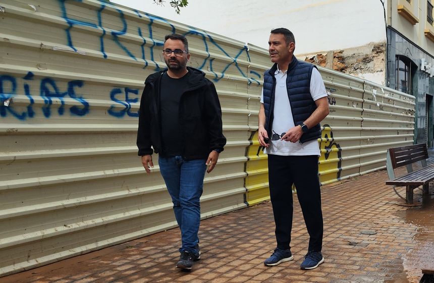 El primer teniente de alcalde de Arrecife y el presidente del Cabildo este domingo por la mañana repasando los daños de las zonas afectadas en la capital
