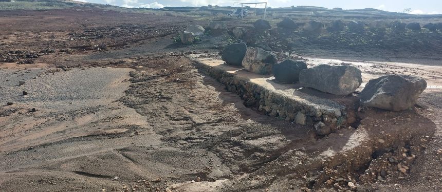 Así amaneció lo que era antes del sábado una carretera que va al campo del Tahíche.
