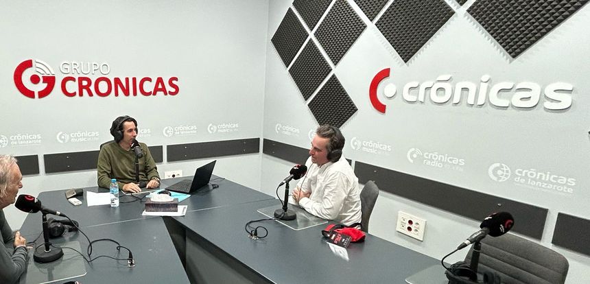 El conocido juez árbitro en un momento de la entrevisa con Chechu Herrero y Jaime Berástegui.