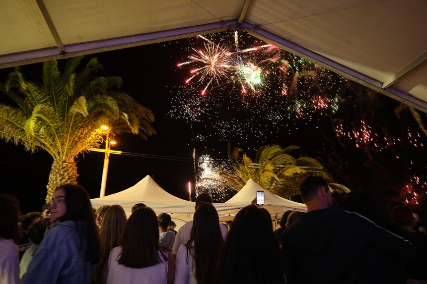 Fin de fiesta con fuegos artificiales