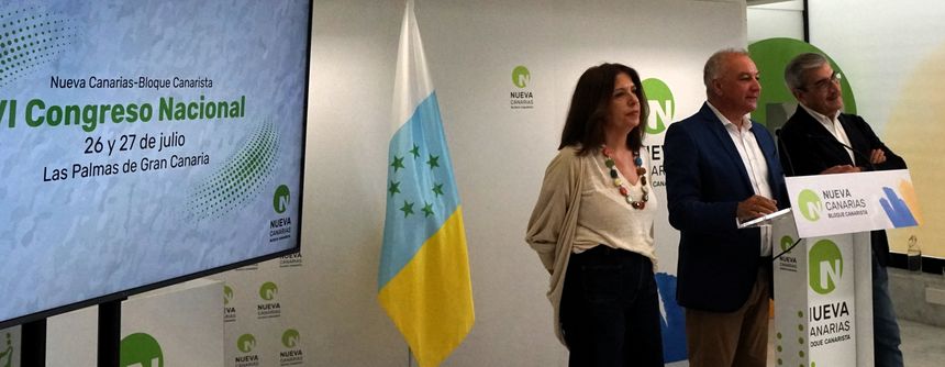 Instante de la comparecencia para presentar el congreso nacional