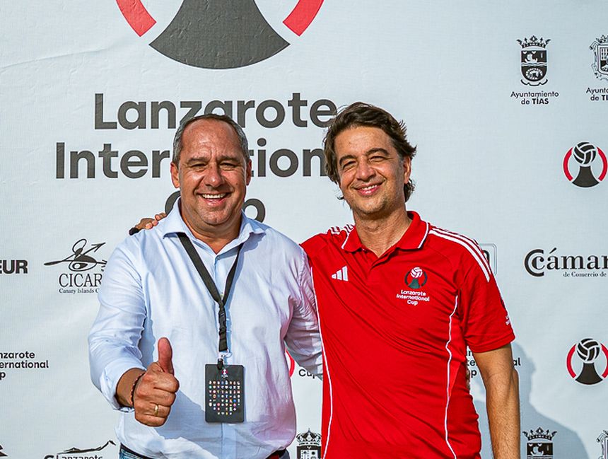 Pedro Cabrera, organizador, junto a Juan Monzón