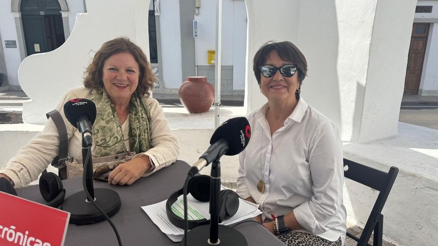 Carmen Bailón y Milagros López.