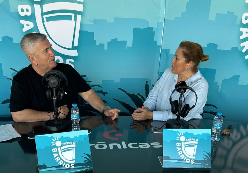 Chalo Frías y Astrid Pérez en un momento de la entrevista.