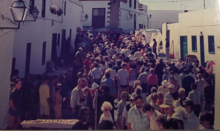 Calle Nueva de La Villa, donde se montó la Oficina del Mercadillo.