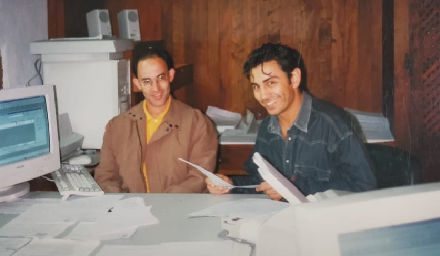 Jesús Cabrera y José Antonio Hernández en la nueva oficina del Mercadillo en 1997.