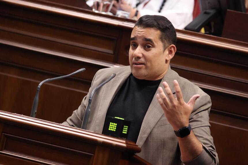Yoné Caraballo Vows to Champion Lanzarote’s Interests Amid Political Challenges