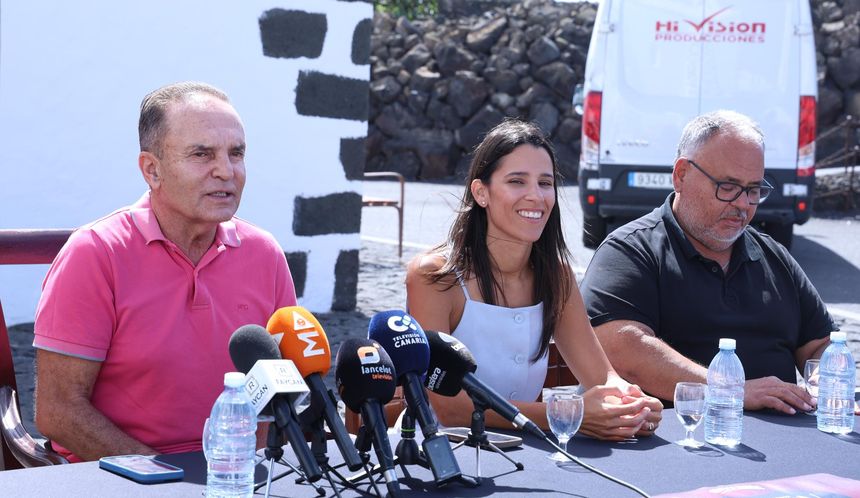 Jesús Machín y Aroa Revelo durante la presentación
