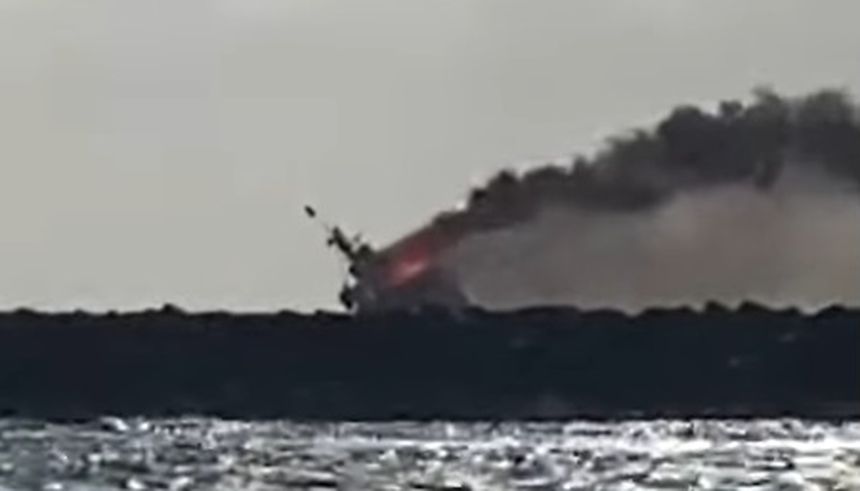 Fire Breaks Out on Stranded Vessel in Órzola After Crew Evacuation