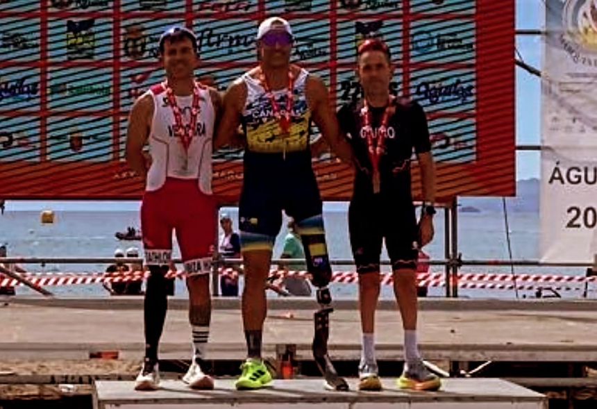 Imagen del deportista lanzaroteño en lo más alto del podio