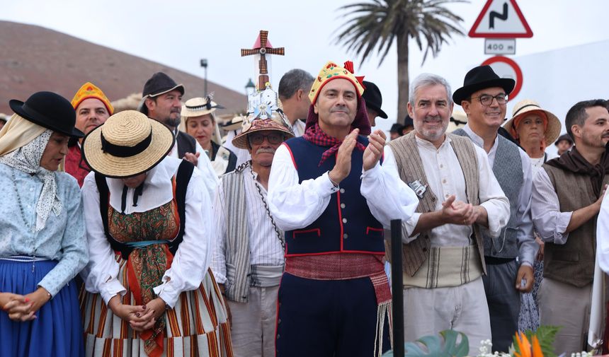 El presidente del Gobierno de Canarias, Fernando Clavijo, acompañó a Oswaldo Betancort también en Mancha Blanca