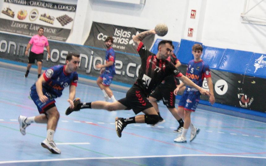Balonmano Lanzarote Ciudad de Arrecife Secures Vital Victory Against Lirón Teucro 28-26