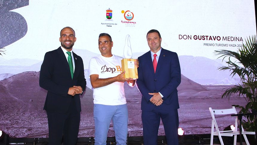 Gustavo Medina con Óscar Noda y Daniel Medina