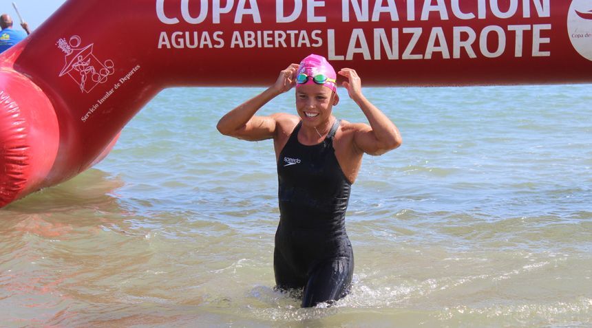 Imagen de la llegada de la ganadora
