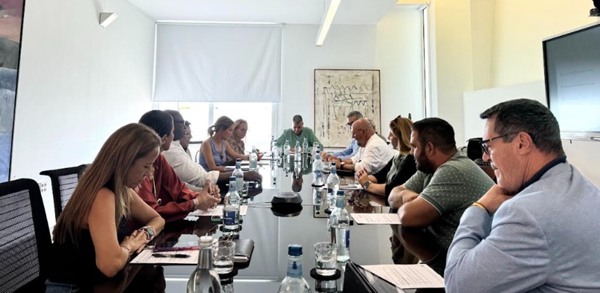 Uno de los momentos del encuentro del Consorcio con representantes del Cabildo y de los ayuntamientos de la Isla.