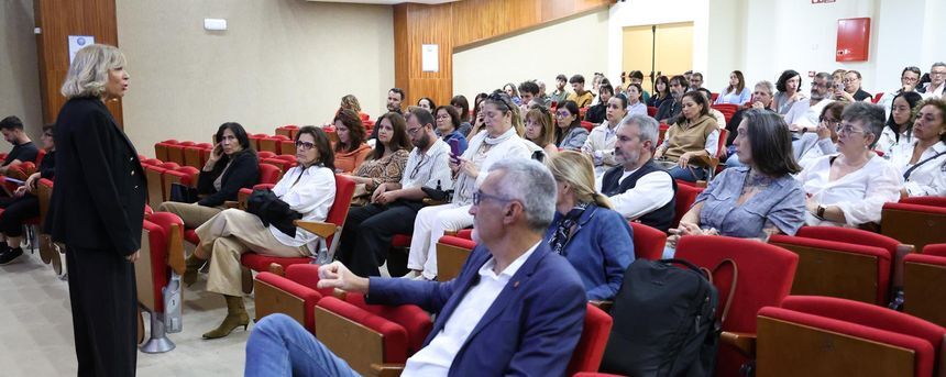 Imagen de los asistentes a una de las ponencias.